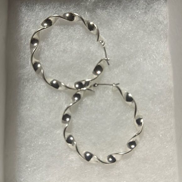 Silver Twisted hoops - Picture 1 of 2
